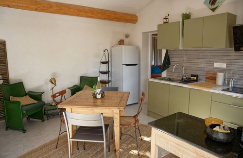 Saint-Siffret Casa | 7min from Uzès, 4pers. 60m2 / 3000m2/ swimming pool. Closed parking lot.