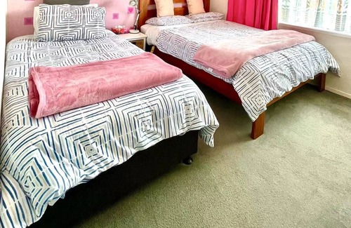 Springfield Casa | 7mins to the supermarket, tidy&lovely home like yours in Springfield