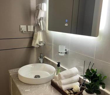 Al-Rawdah Apartamento | 7sky Studio