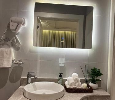 Al-Rawdah Apartamento | 7sky Studio