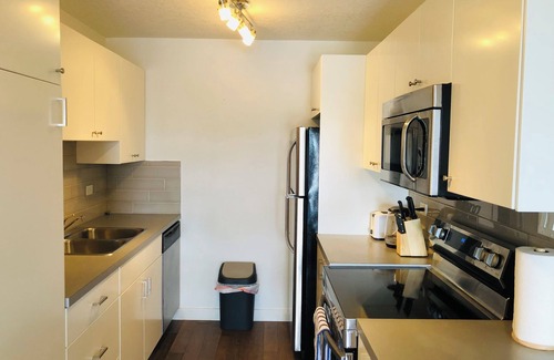 Mission District Condominio | 7th Floor 1 Bedroom Condo with Parking