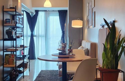 Bonifacio Global City Apartamento | 7U BGC Spacious Cozy Suite Near St Lukes & Grand Hyatt & Uptown Mall & Mitsukoshi FREE Parking with Washer