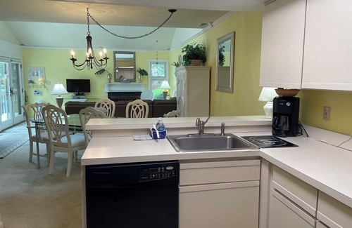 Bethany Beach Condominio | 8 / 3-8 / 11/19 8 nts / $ 2100 2 BR 2 baños a pie de playa