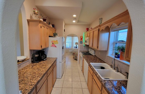 Corpus Christi Condominio | 8/4 Island Waterfront 2 Kit Private Pool 2 Hot Tub