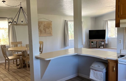 Three Rivers Casa | 8.4 MILES from Sequoia National Park