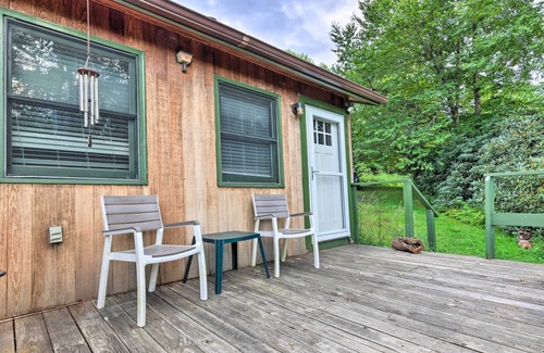 Spruce Pine Cabina | 8 Acres + Hiking Trails: Little Switzerland Escape
