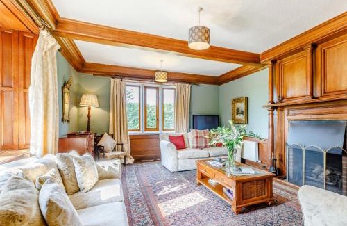 Rugeley Casa | 8 Bed in Abbots Bromley 79321