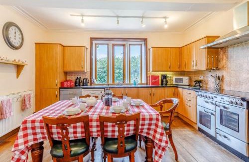 Rugeley Casa | 8 Bed in Abbots Bromley 79321