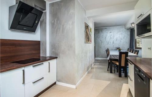 Szemud Casa | 8 Bedroom Awesome Home In Kamien