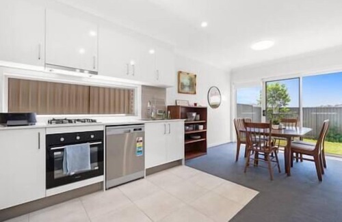 Austral Casa | 8 Beds l 4 Suites with Office l Austral3