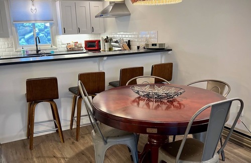Stratton Mountain Condominio | 8 Guest 3BR, 2 BA Stratton Condo with Fireplace and forest views.