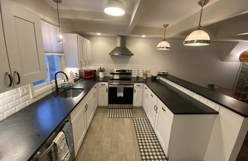 Stratton Mountain Condominio | 8 Guest 3BR, 2 BA Stratton Condo with Fireplace and forest views.