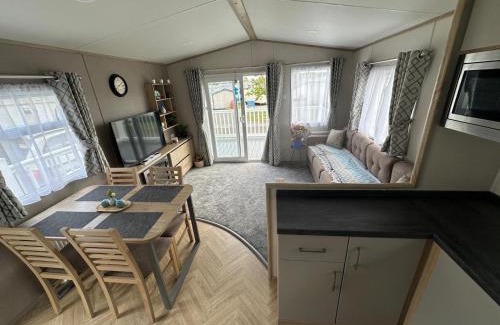 Cayton Bay Casa | 8 Guests - Pets accepted - Seaglass Cayton Bay