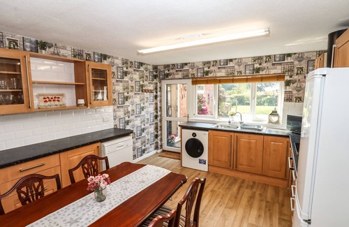 Ormskirk Cabaña | 8 HEATONS BRIDGE ROAD, family friendly, with a garden in Scarisbrick