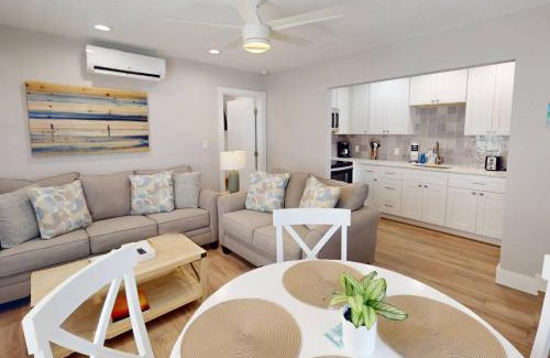 Madeira Beach Casa | 8 - Island Paradise Cottages - Tropic Sun