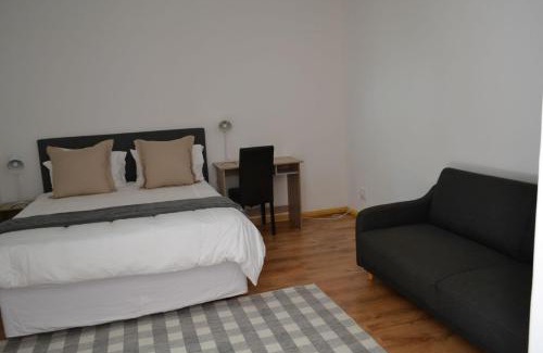 Klerksdorp Casa | 8 Kiaat Suites