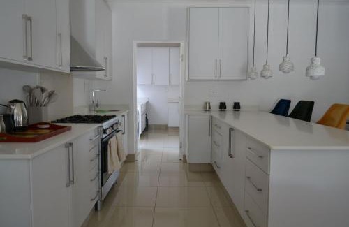 Klerksdorp Casa | 8 Kiaat Suites