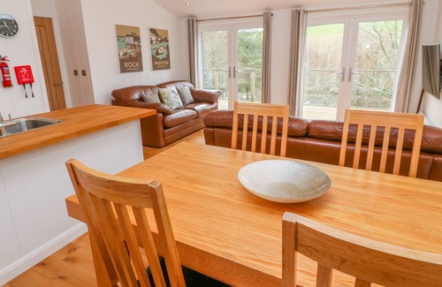 Looe Casa | 8 Lake View