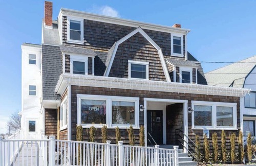 Middletown Casa | #8 | Largest Room w/King bed