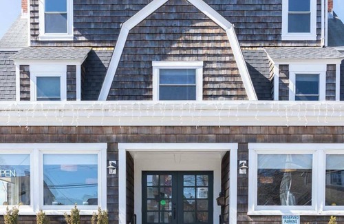 Middletown Casa | #8 | Largest Room w/King bed