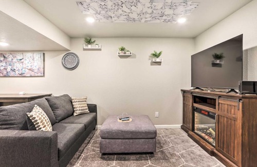 Commerce City Casa | 8 Mi to Barr Lake Cozy Commerce City Home!