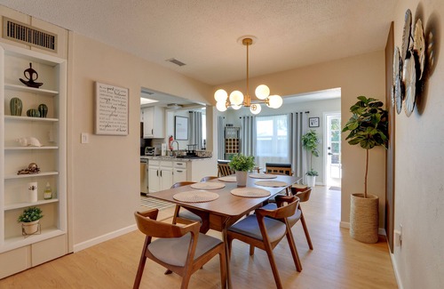 Bradenton Casa | 8 Mi to Beaches: Bradenton Home w/ Poolside Oasis!