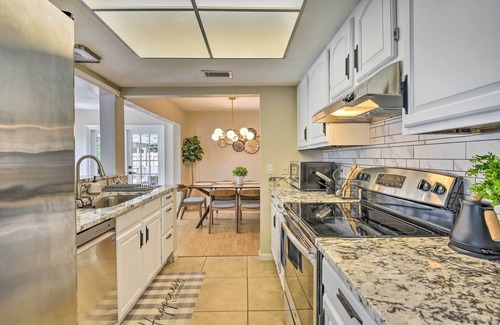 Bradenton Casa | 8 Mi to Beaches: Bradenton Home w/ Poolside Oasis!