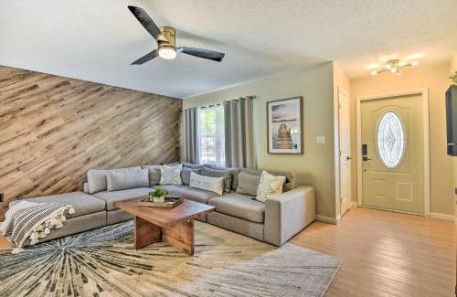 Bradenton Casa | 8 Mi to Beaches Bradenton Home with Poolside Oasis!