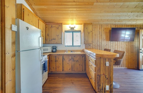 Sugarloaf Cabaña | 8 Mi to Big Bear Lake: Cozy Cabin w/ Trail Access
