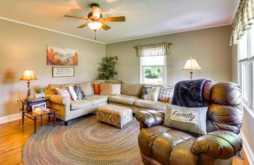 Seneca Casa | 8 Mi to Clemson Peaceful Family Home with Yard