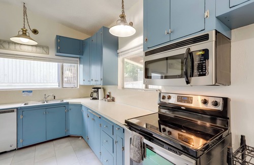 Highland Park Casa | 8 Mi to Downtown Seatlle: Pet-Friendly Home