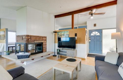 Highland Park Casa | 8 Mi to Downtown Seatlle Pet-Friendly Home