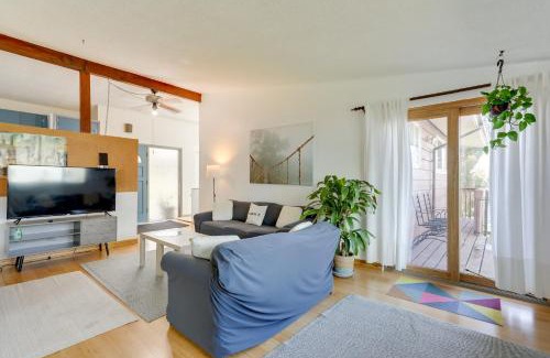 Highland Park Casa | 8 Mi to Downtown Seatlle Pet-Friendly Home