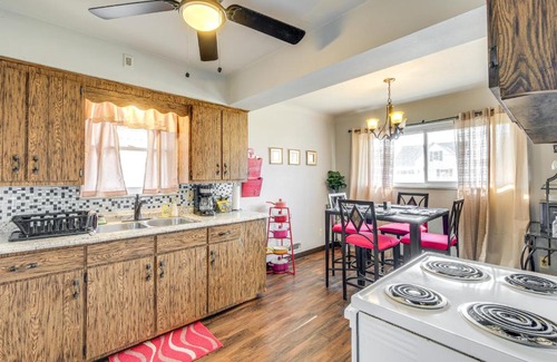 Garfield Heights Casa | 8 Mi to Dtwn Cleveland Quiet Home with Fenced Yard