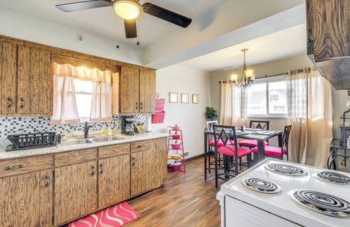 Garfield Heights Casa | 8 Mi to Dtwn Cleveland: Quiet Home w/ Fenced Yard