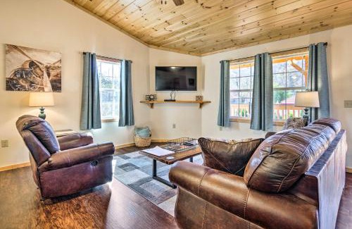Cherokee Casa | 8 Mi to Great Smoky Mtn National Park Cozy Cabin