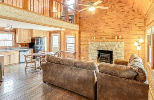 Unionville Casa | 8 Mi to IU Cabin with Reading Nook, Fire Pit and Yard