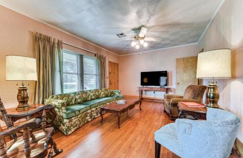 Broussard Casa | 8 Mi to Lafayette Dog-Friendly Home with Large Yard