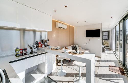 Valley View Apartamento | 8 Mi to Lake Access Futuristic Capsule Hideaway!