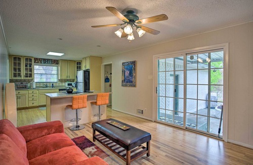 Garland Casa | 8 Mi to Lake Ray Hubbard: Creekside Garland Home