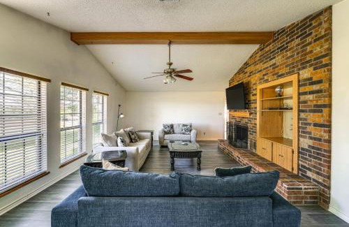 Cross Roads Casa | 8 Mi to Lewisville Lake Peaceful Countryside Home