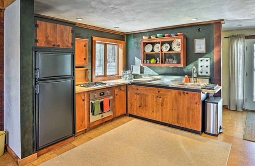 Andover Apartamento | 8 Mi to Okemo Mtn: Charming Ludlow Studio!