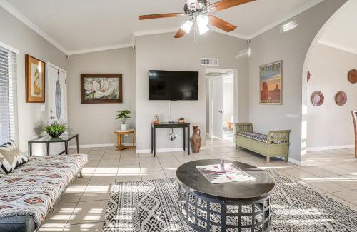 Phoenix Casa | 8 Mi to State Farm Stadium Glendale Home with Grill