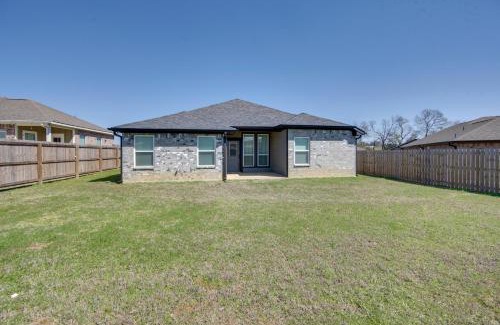 Lindale Casa | 8 Mi to State Park Home with Fenced Yard in Lindale