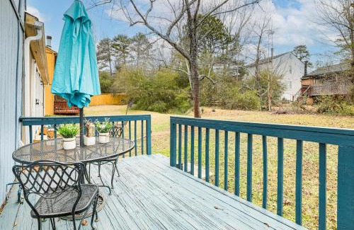 Lithonia Casa | 8 Mi to Stone Mountain Quiet Getaway with Deck