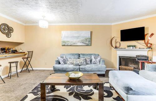 Lithonia Casa | 8 Mi to Stone Mountain Quiet Getaway with Deck