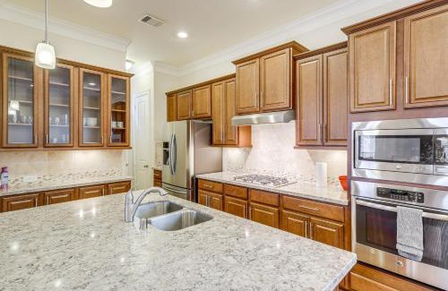 George Bush Park/Eldridge Casa | 8 Mi to the Galleria Home with Balcony and Yard