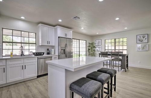 Glendale Casa | 8 mi to Westgate Family-Friendly Glendale Home!