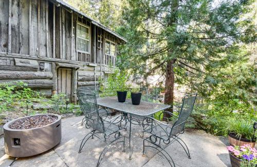 Sugar Pine Casa | 8 Mi to Yosemite National Park Cabin with Fire Pit