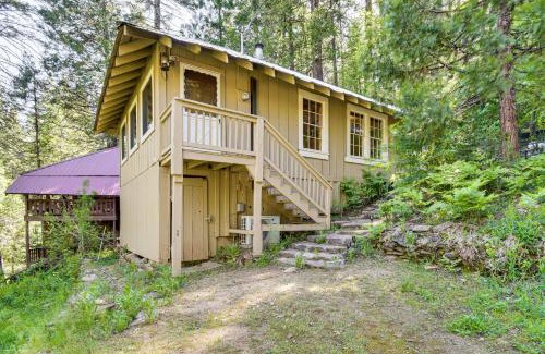 Sugar Pine Casa | 8 Mi to Yosemite National Park Cabin with Fire Pit